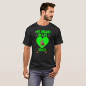 Green Heart Grinch Weihnachtsfeiertag Liebe Feiert T-Shirt (Vorne ganz)