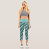 Green Hues Diagonal Stripes Capri Leggings (Vorderseite)