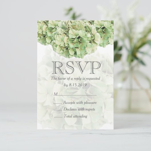 Green Hydrangea Wedding RSVP Card (Stehend Vorderseite)