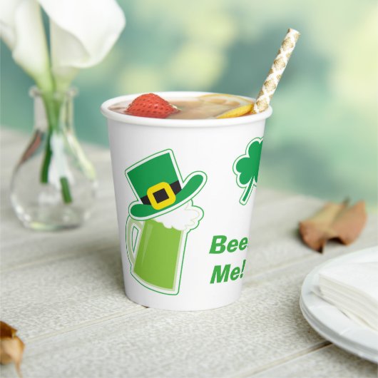 Green Irish Beer Me St Patrick's Day Pappbecher (In Situ)