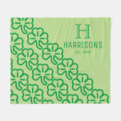 Green Irish Kleeblatt Personalisiert Familienname Fleecedecke (Vorderseite (Horizontal))