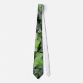 Green Ivy Botanical Print Krawatte (Vorderseite)