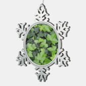 Green Ivy Botanical Print Schneeflocken Zinn-Ornament (Rechts)