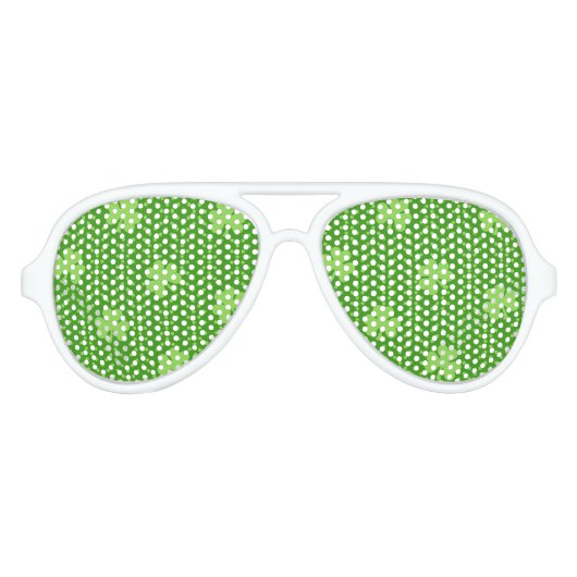 Green Kleeblatt Clover Pattern St. Patricks Day Sonnenbrille (Vorderseite)