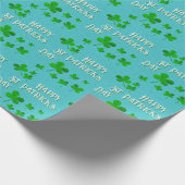Green Kleeblatt Clovers Happy St Patrick`s Day Geschenkpapier (Ecke)