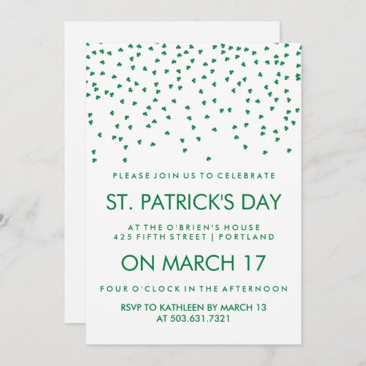 Green Kleeblatt Confetti am Weißen St Patrick's Da Einladung (Vorne/Hinten)