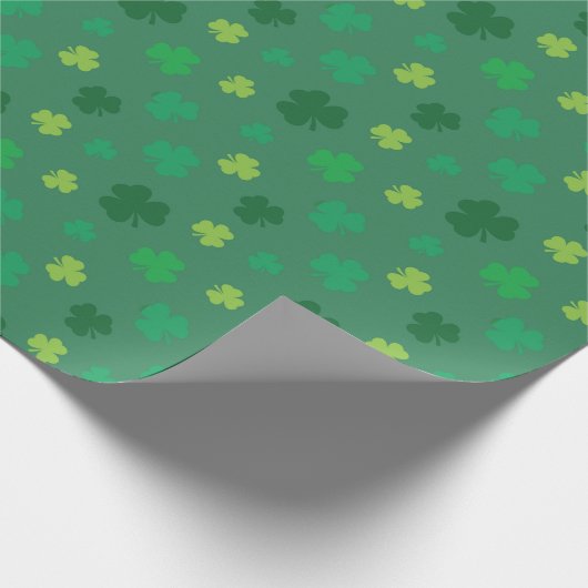 Green Kleeblatt Pattern St Patricks Day Geschenkpapier (Ecke)