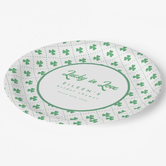 Green Kleeblatt St. Patricks Irish Brautparty Pappteller (Schrägansicht)