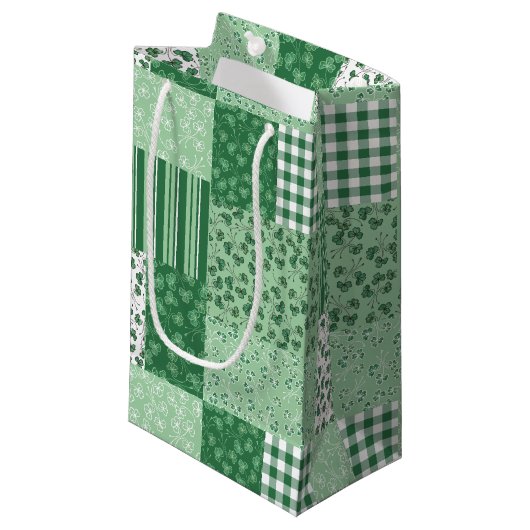 Green Kleeblatts Imitate Patchwork Kleine Geschenk Kleine Geschenktüte (Vorderseite Schrägansicht)