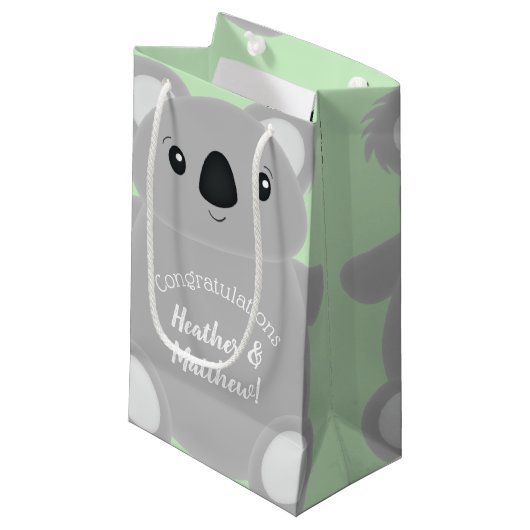 Green Koala Bear Baby Dusche Kleine Geschenktüte (Vorderseite Schrägansicht)