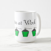 Green Lantern Mawrter bei der Arbeit Tasse Bryn Ma (VorderseiteRechts)