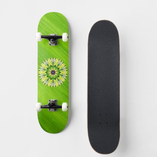 Green Leaf and Mandala Skateboard Deck (Vorderseite)