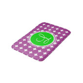 Green & Lila Polka Dot Monogramm Badematte (Schrägansicht)