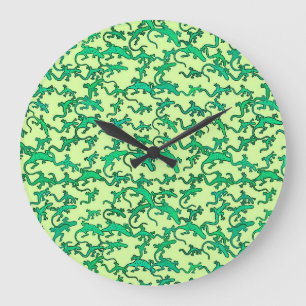 Green lizards on a lime green background große wanduhr