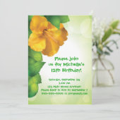 Green Luau Hibiskus Hawaii Einladungen (Stehend Vorderseite)