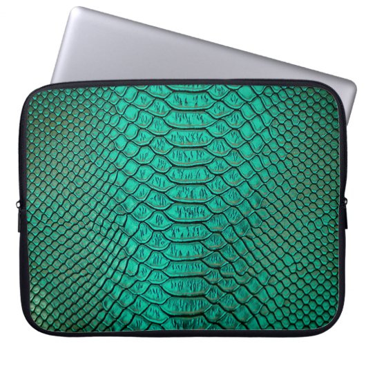 Green Luxury Snake Skin Closeup Laptopschutzhülle (Vorderseite)