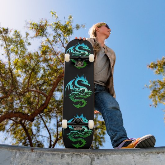 Green Metallic Dragon Skateboard (Außenbereich 1)