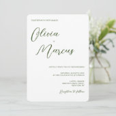 Green Modern Chic Script Wedding Entourage Einladung (Stehend Vorderseite)
