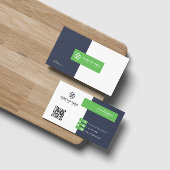 Green Modern Simple Beruflich QR Code Scannable Visitenkarte