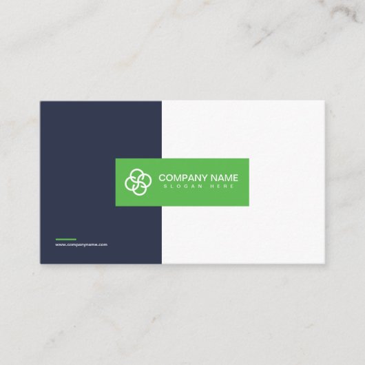 Green Modern Simple Beruflich QR Code Scannable Visitenkarte (Vorderseite)