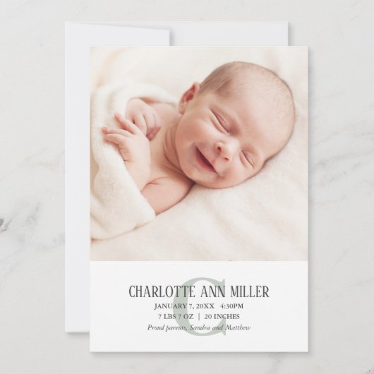 Green Monogram Baby Birth Announcement Foto Card Ankündigung (Vorderseite)