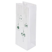 Green Monogram Bauble Weihnachtsschmuck Geschenktüte Für Weinflaschen (Vorderseite Schrägansicht)