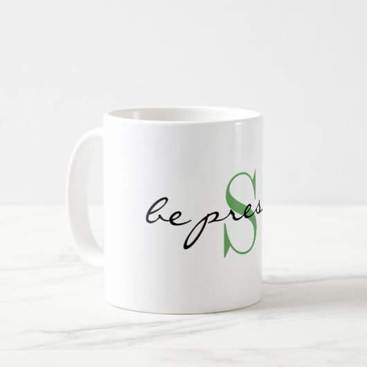 Green Monogram Initial _be available_ Design 11oz Kaffeetasse (Vorderseite Links)