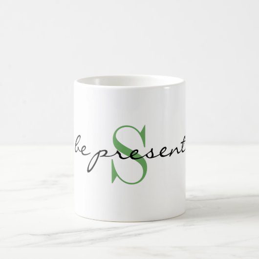 Green Monogram Initial _be available_ Design 11oz Kaffeetasse (Mittel)
