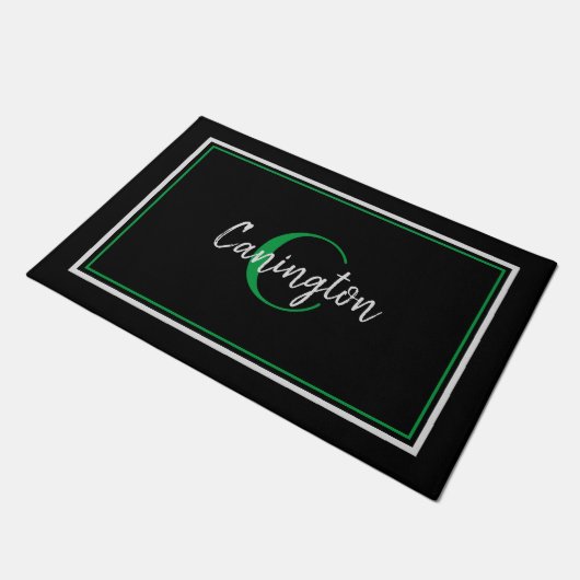 Green Monogram und Familienname New Zuhause Black Fußmatte (Schrägansicht)