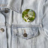 Green Moth on False Knolic Apparel and Gifts Button (Beispiel)