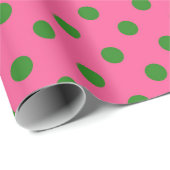 Green on Pink Polka Dots Design Geschenkpapier (Rolleneckpunkt)