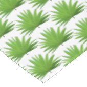 Green Palm Leaf Muster auf Weiß Tischdecke (Schrägansicht)