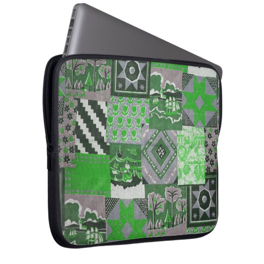 Green Patchwork Laptop Sleeve (Vorne Rechts)