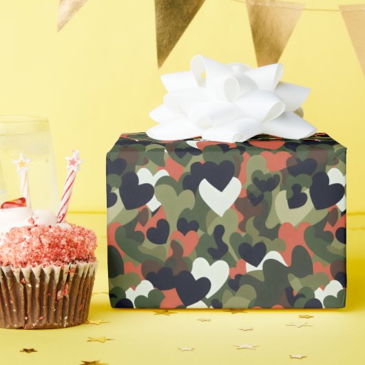 Green Pattern Heart Camouflage Geschenkpapier (Geburtstagsparty)