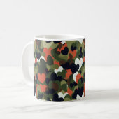 Green Pattern Heart Camouflage Kaffeetasse (Vorderseite Links)