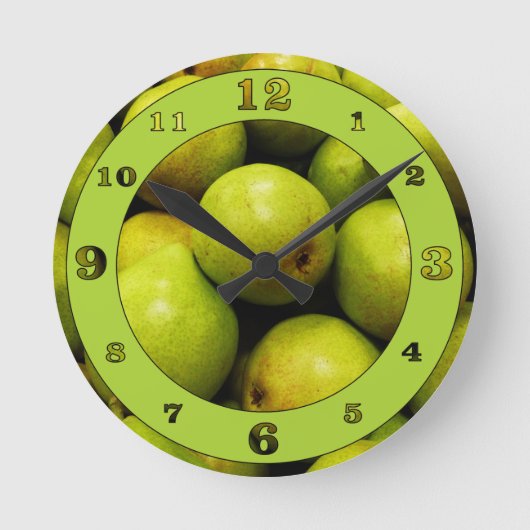 Green Pears Numbered Runde Wanduhr (Vorderseite)