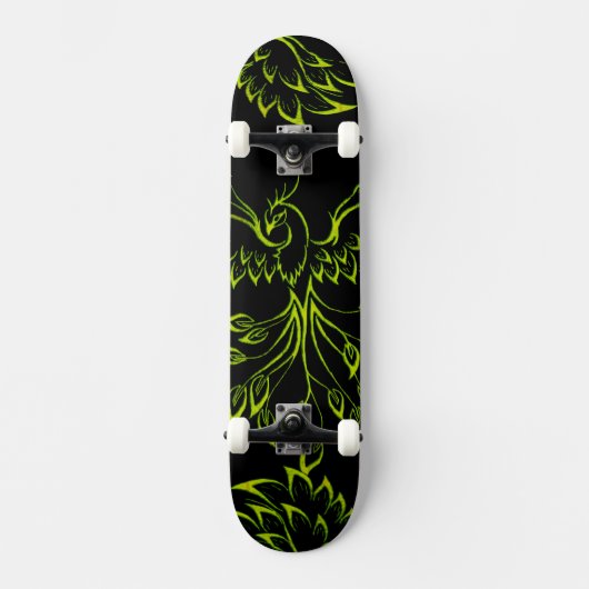 Green Phoenix steigt auf schwarz Skateboard (Vorderseite)