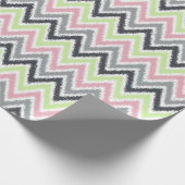Green Pink Grey Zigzags Ikat Pattern Geschenkpapier (Ecke)