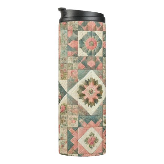 Green Pink Patchwork Quilt Rustic Retro Boho Thermosbecher (Nach rechts gedreht)