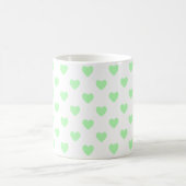 Green Polka Dot Hearts Kaffeetasse (Mittel)