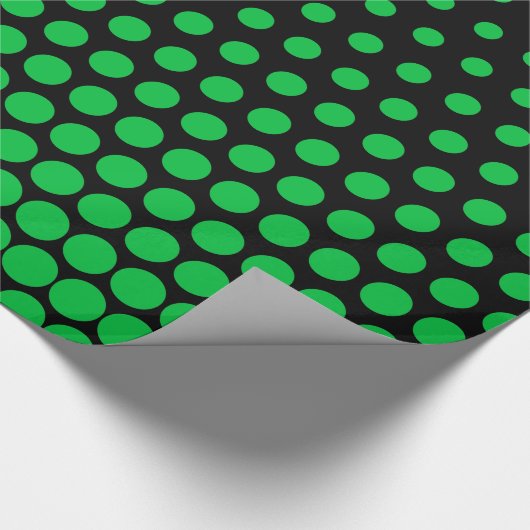 Green Polka Dot Modern Black Geschenkpapier (Ecke)