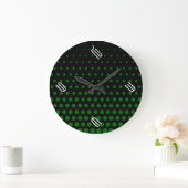 Green Polka Dot Modern Black Große Wanduhr (Zuhause)