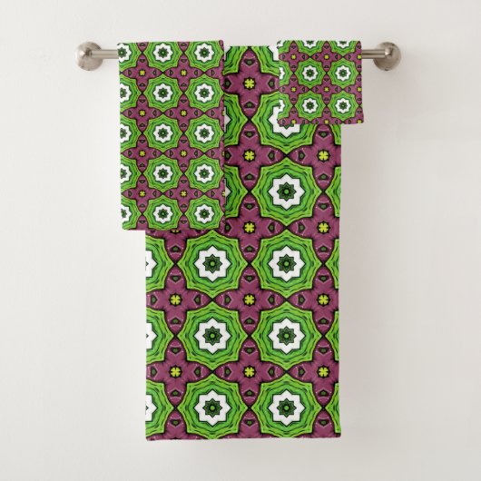 Green purple and white geometric pattern Towel Badhandtuch Set (Insitu)