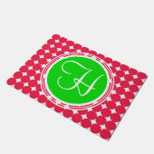 Green & Red Polka Dot Monogram Fußmatte (Schrägansicht)