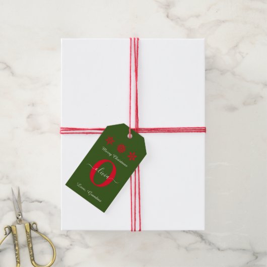 Green Red White Monogram Script Frohe Weihnachten Geschenkanhänger (Mit Garn)