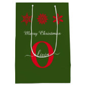Green Red White Monogram Script Frohe Weihnachten Mittlere Geschenktüte (Rückseite)