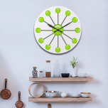 Green Retro Balls Wall Clock Große Wanduhr<br><div class="desc">Moderne Drehung im alten Retro-Stil für diese benutzerdefinierte Wanduhr</div>