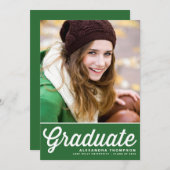 Green Retro Bold Typografy Foto Abschluss Einladung (Vorne/Hinten)