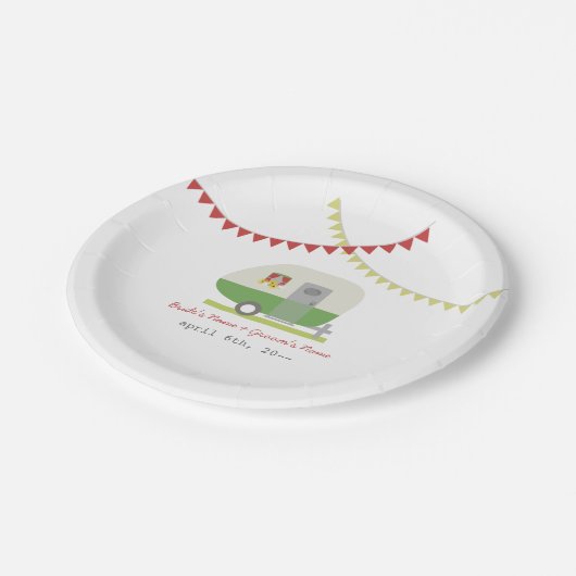 Green Retro Trailer Hochzeit Pappteller (Schrägansicht)