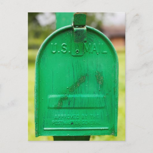 Green Rustic Mailbox Portrait Postkarte (Vorderseite)